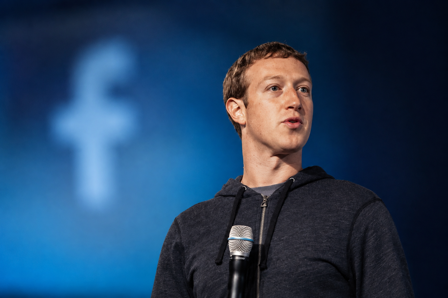 Mark Zuckerberg a mesterséges intelligencia széles körű terjesztése mellett érvel